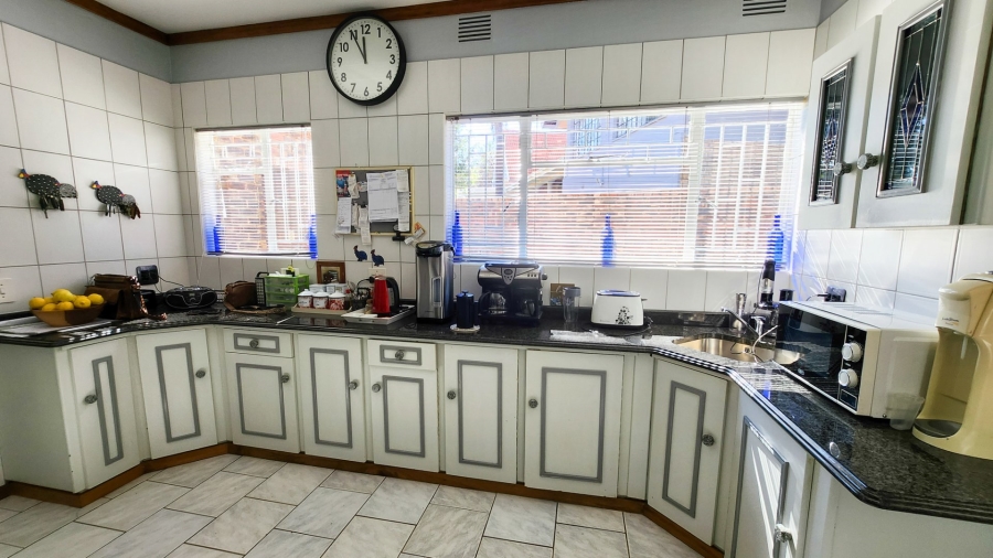 4 Bedroom Property for Sale in Wilkoppies North West